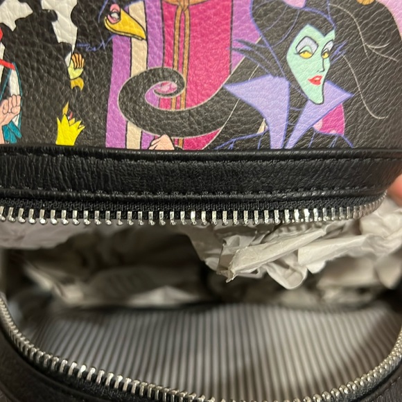 RARE! Loungefly Heart Logo Disney Villians mini backpack NWT - Picture 7 of 7